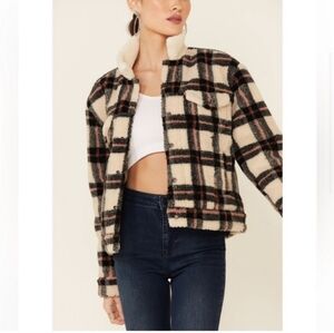 Levi’s Women’s  ex-boyfriend trucker jacket sherpa